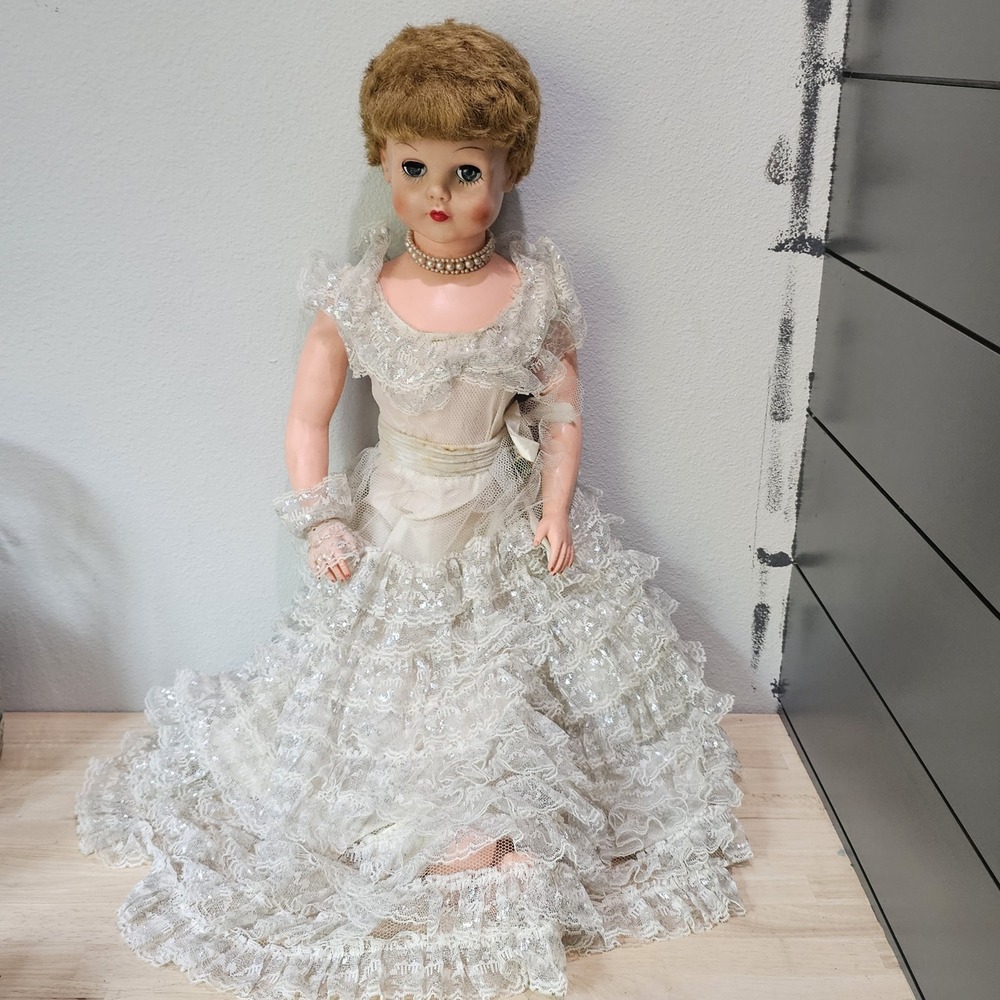 Vintage 1950s Allied - Eastern 29" Betty The Beautiful Bride Original Dress